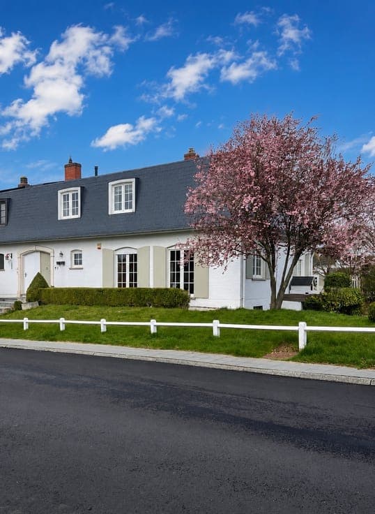 Immaculate Semi-Detached Villa – 270 m² – EPC B