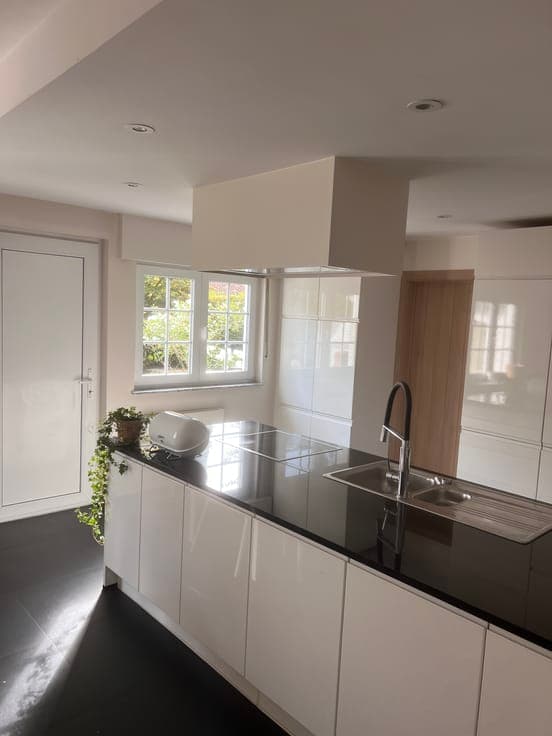 Immaculate Semi-Detached Villa – 270 m² – EPC B