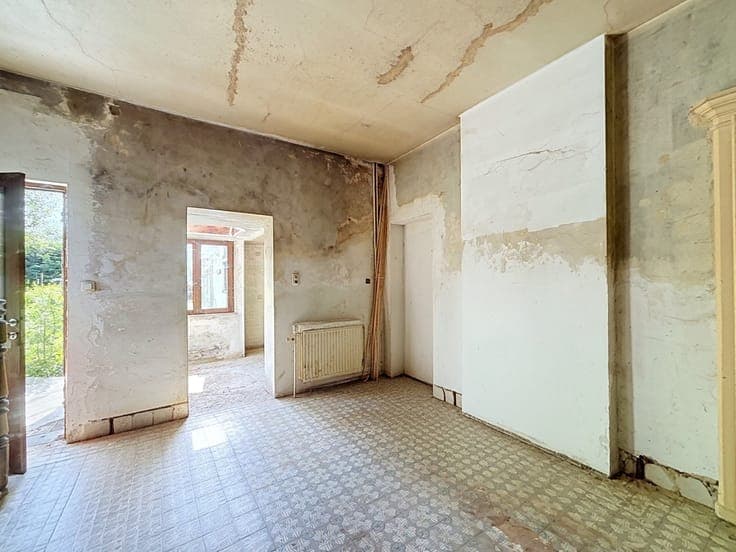 Maison 3 façades complètement à rénover