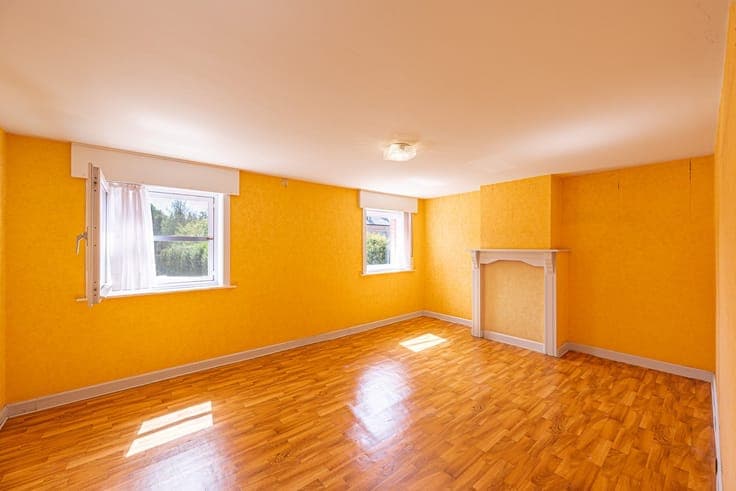 Open house on a large plot in the center of Moorslede