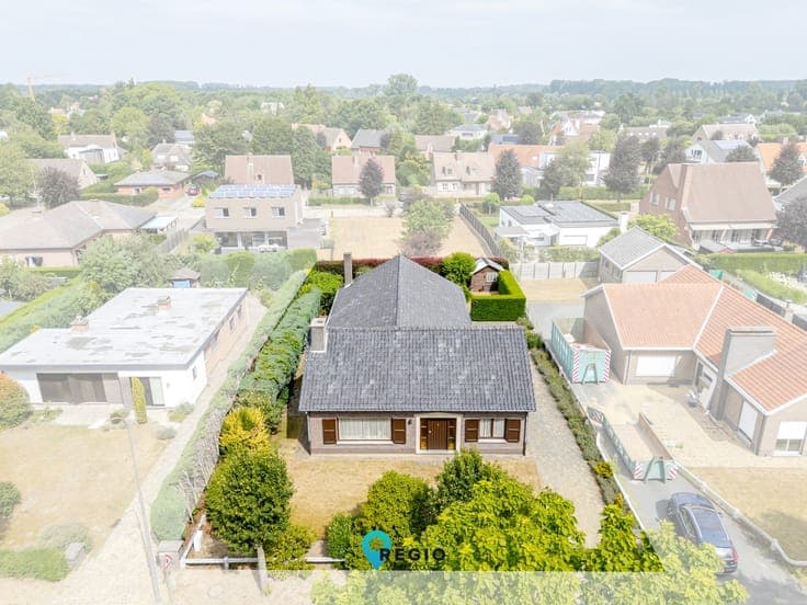 Ruime bungalow met lichtrijke leefruimte en 3 slaapkamers...