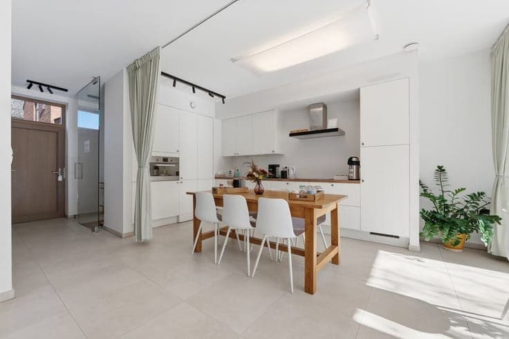 MODERNE WONING MET 4 SLAAPKAMERS EN LIFT OP EEN TOPLIGGIN...