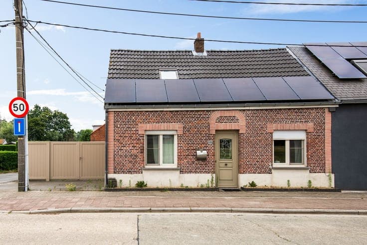 Op te frissen woning met 2 slaapkamers