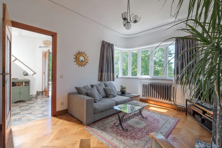 Dieweg – Magnificent Modernist House with garage.