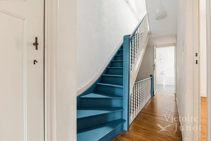 Woluwé-Saint-LAmbert House with two facades to renovate