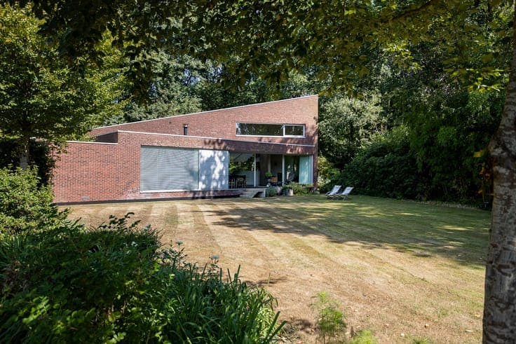 Architect-designed home by Bart Bomans