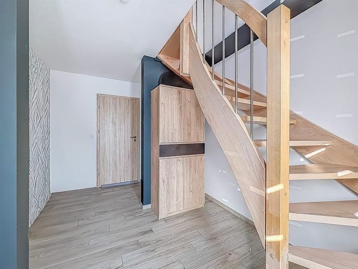 SUPERBE MAISON DE TYPE BEL-ETAGE AVEC JARDIN ET GARAGE