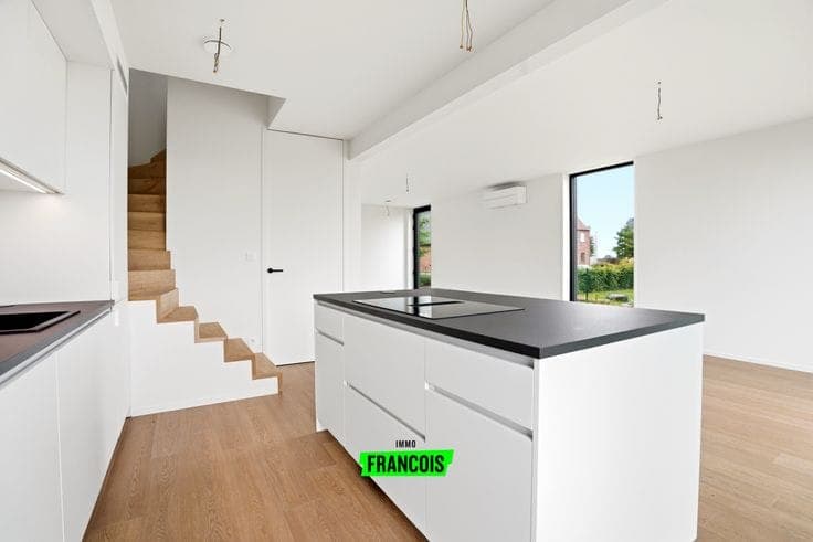 Move-in Ready New-Build Home for Sale in Krombeke!
