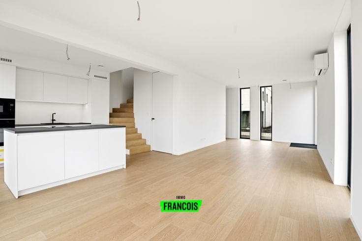 Move-in Ready New-Build Home for Sale in Krombeke!