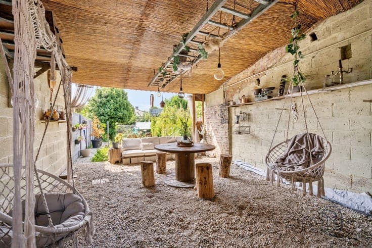 Quietly located family home with 4 bedrooms, a garage, and a