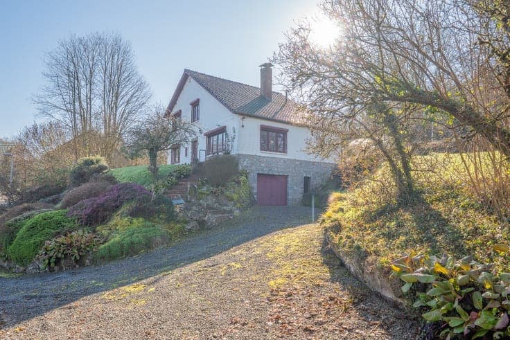 Charming 5-bedroom home with views of the Meuse Valley