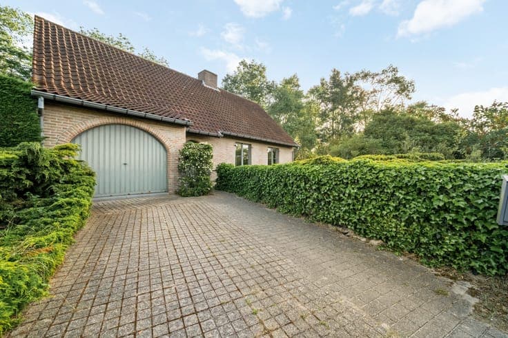 Charming residence with spacious garden for sale in De Panne
