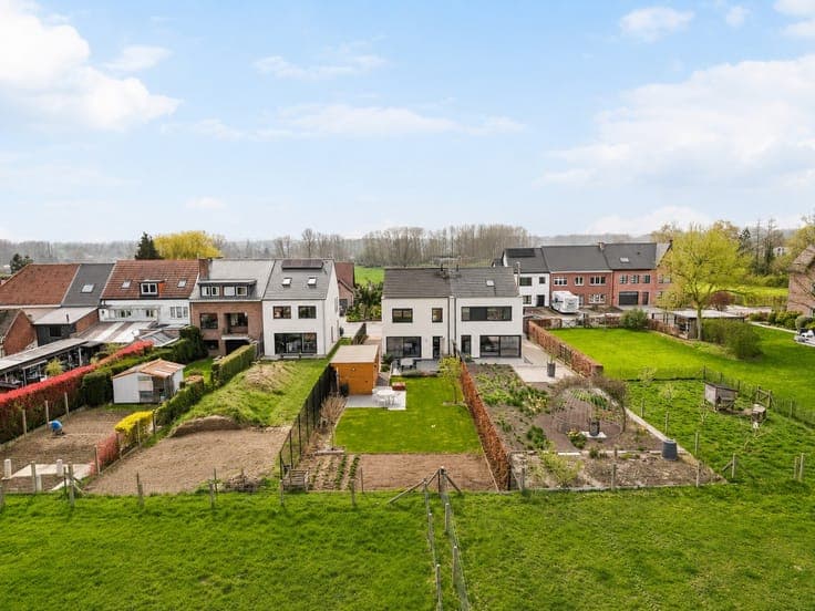 QUASI NIEUWBOUW ZONDER BTW MET ZICHT OP AGRARISCH GEBIED ...