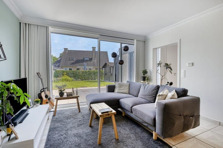 Bungalow with garden and garage for sale in Zwevegem!