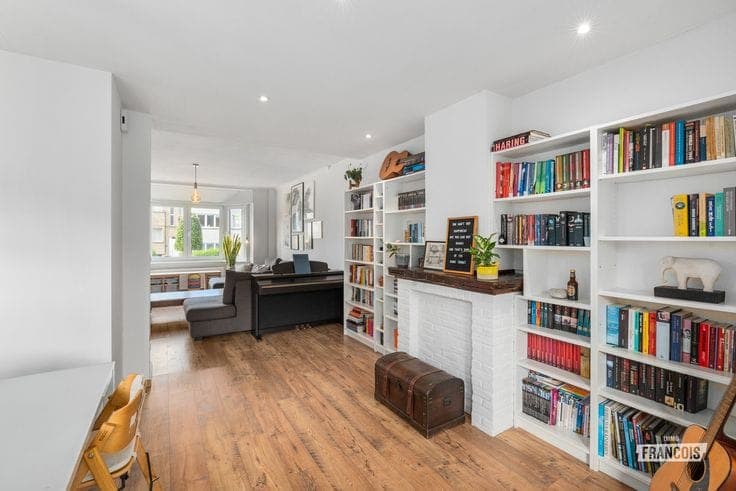 Charming townhouse with a garage and a cozy little city gar…