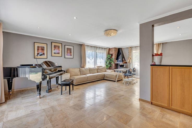 Stunning garden – Bright living room – Renovated in 2014