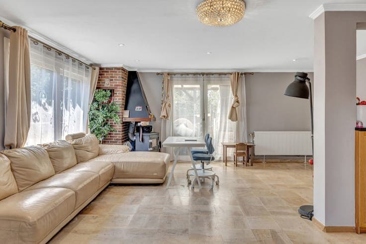 Stunning garden – Bright living room – Renovated in 2014