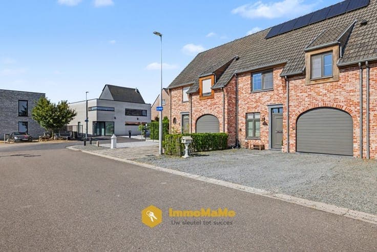 MODERNE & RUSTIG GELEGEN WONING MET 3 SLAAPKAMERS TE KOOP