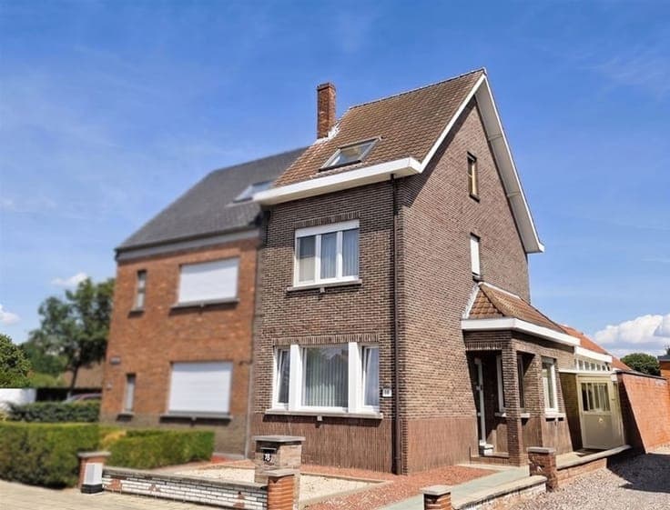 Charmante gezinswoning met 4 slks en garage, op een rustige