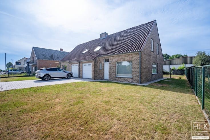 KRUISHOUTEM - Instapklare woning met 3 SLPK, garage én zo...