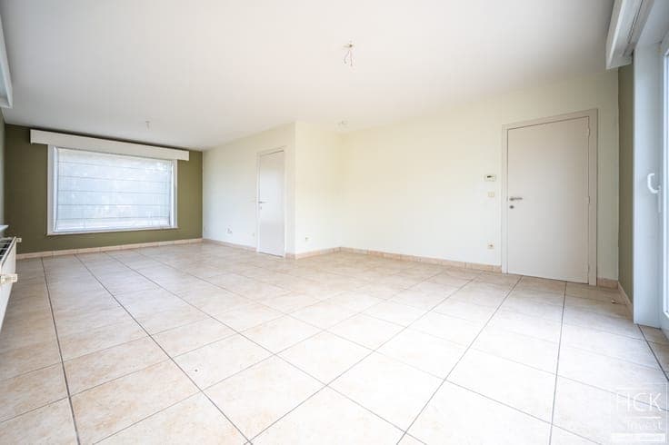 KRUISHOUTEM - Instapklare woning met 3 SLPK, garage én zo...