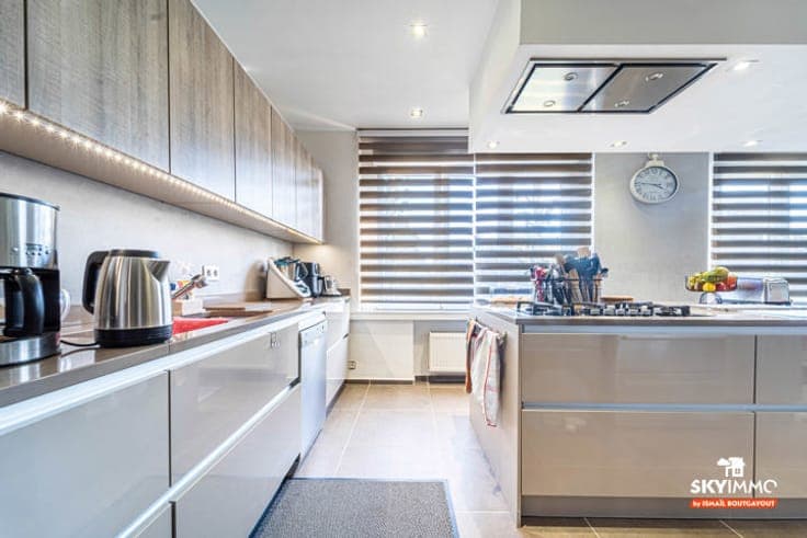VILLA D’EXCEPTION AUX VOLUMES IMPRESSIONNANTS - PEB D+