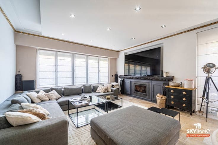 VILLA D’EXCEPTION AUX VOLUMES IMPRESSIONNANTS - PEB D+
