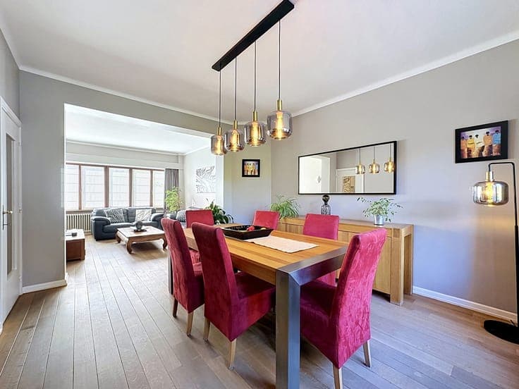 Superb renovated townhouse with garden & garage