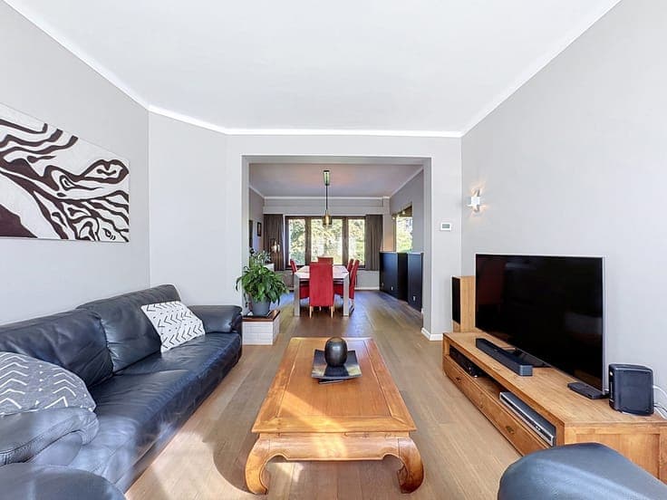 Superb renovated townhouse with garden & garage