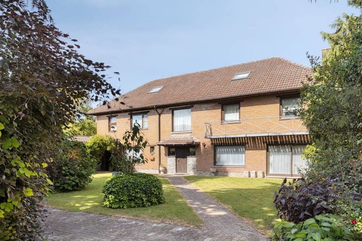 Villa or two-family house with park garden in Boom, partly t