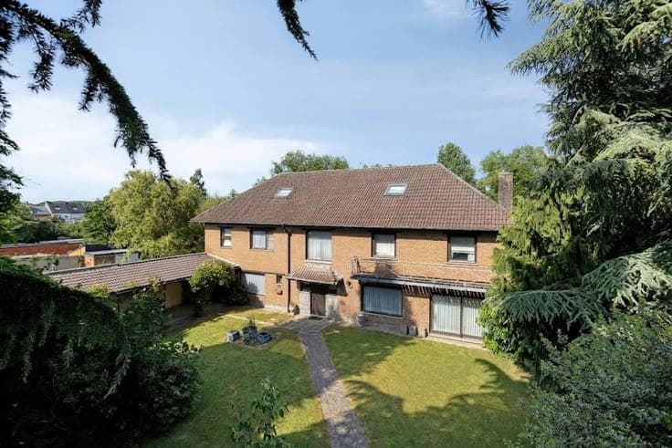 Villa or two-family house with park garden in Boom, partly t