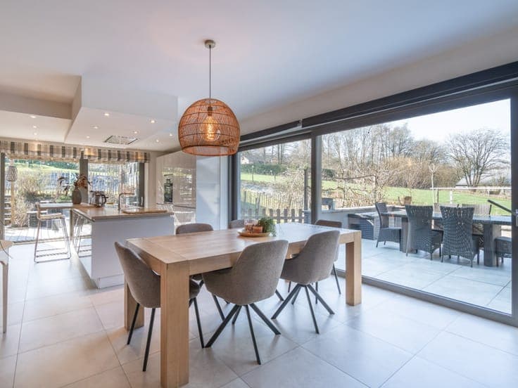 Modern house 5 bedrooms with 2 independent units