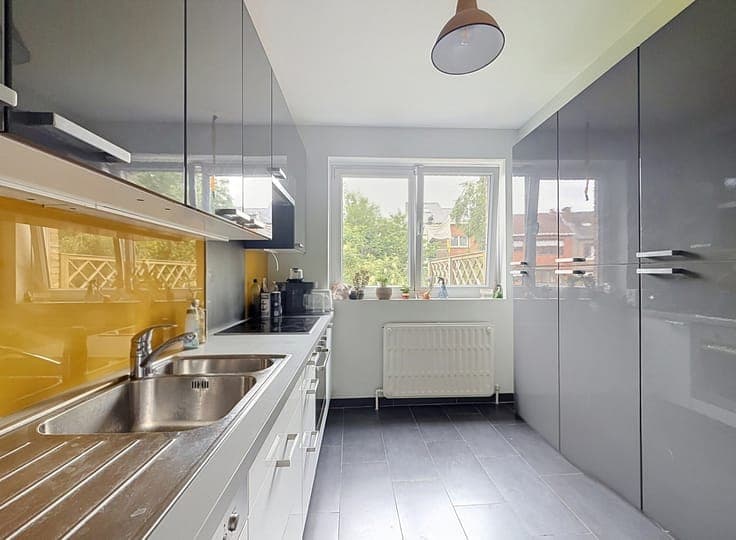BERCHEM-SAINTE-AGATHE - 5 bedroom house with garden +/-212m²