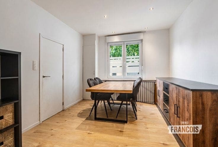 Quietly situated 3-bedroom house for sale near the center of Waarschoot.