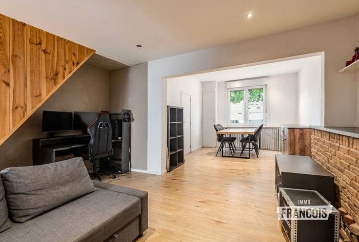 Quietly situated 3-bedroom house for sale near the center of Waarschoot.
