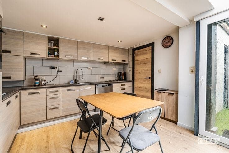 Quietly situated 3-bedroom house for sale near the center of Waarschoot.