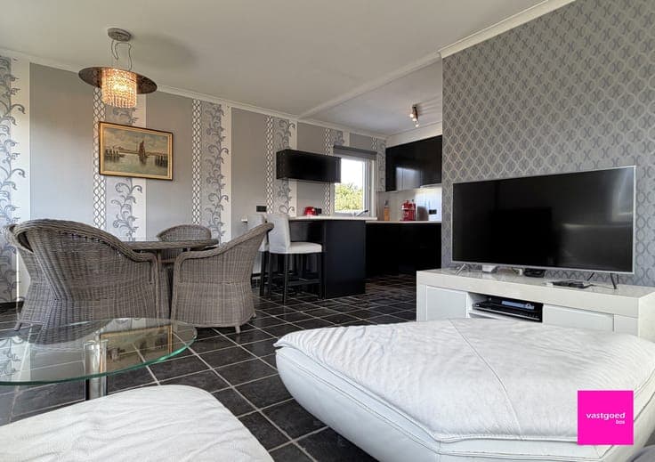 Instapklare alleenstaande woning met tuin, garage en 491 ...