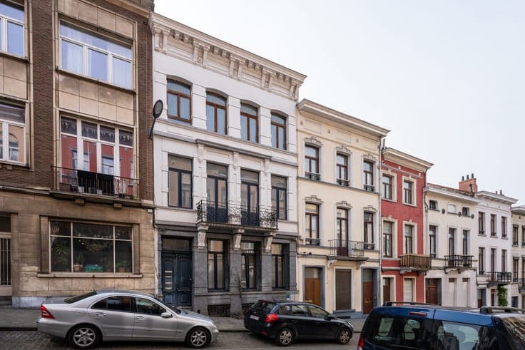 SCHAERBEEK – Inv. property 3 recognized units 535sqm
