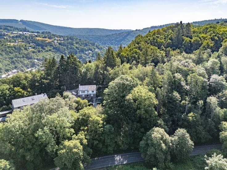 Detached house | 3 bedrooms | 6,500 m² wooded plot