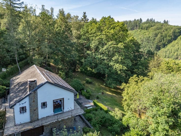 Detached house | 3 bedrooms | 6,500 m² wooded plot