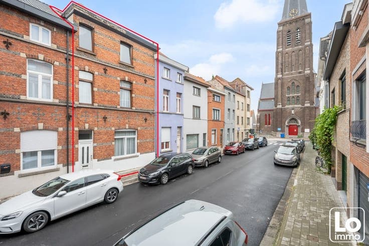 Ruime gesloten woning op een toplocatie in Sint-Amandsber...
