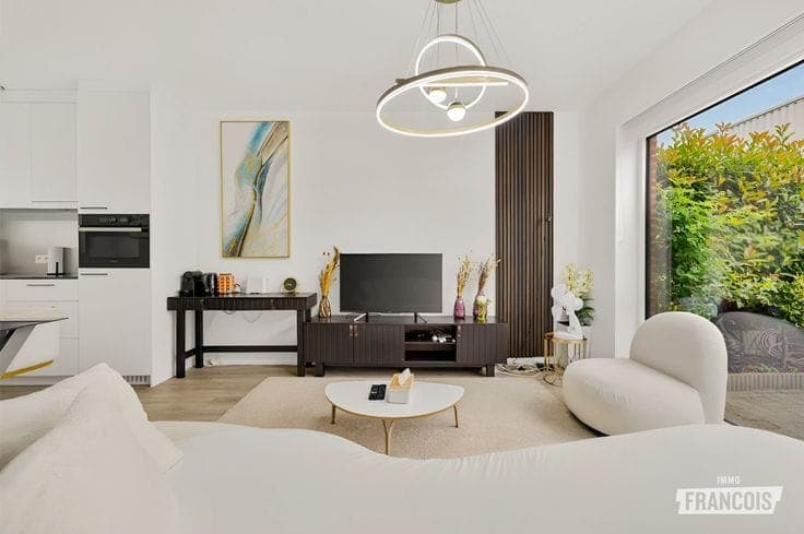 Move-in ready, energy-efficient home in the young new-build…