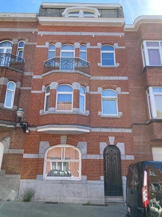 Quiet setting. Bi-family house (2 duplex), terrace & garden