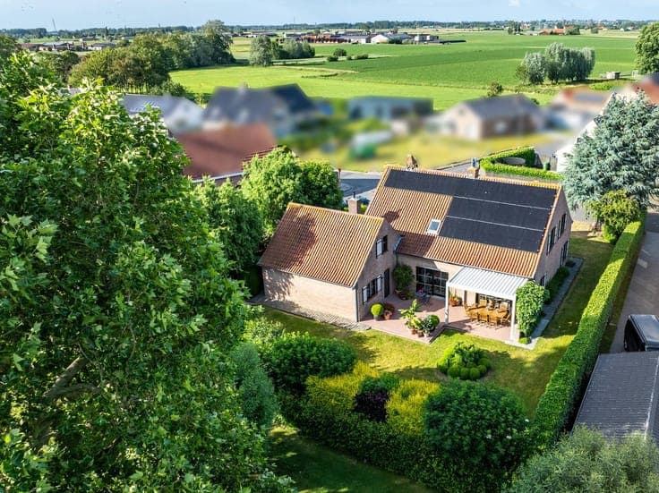Charming fermette-style house for sale in Merkem on 885m²