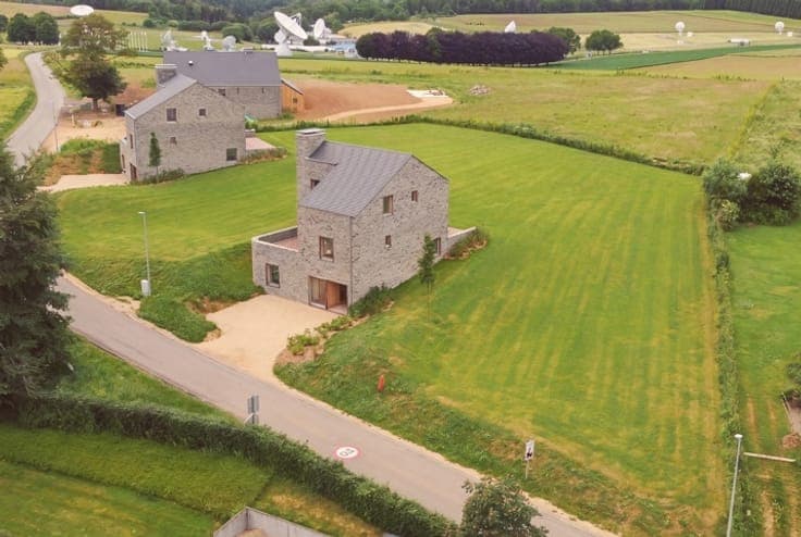 Villa neuve avec terrain à bâtir et son projet à Redu
