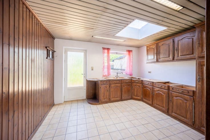 House with great potential, outdoor space and pleasant livin