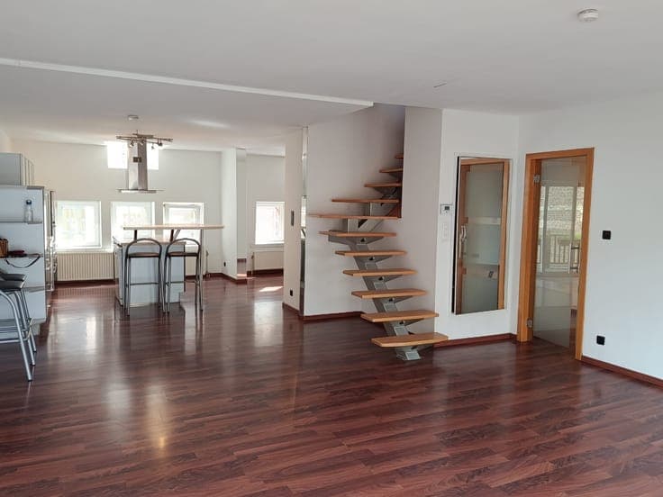 For sale: investment property – 340 m²
