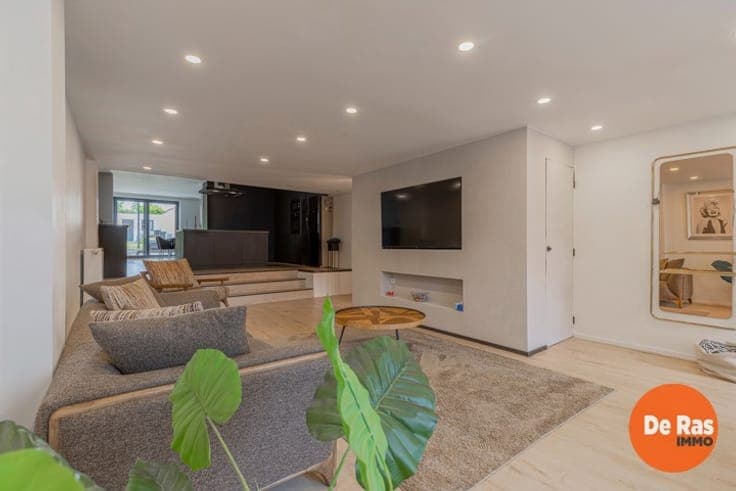 NIEUWERKERKEN– Gerenoveerde woning met 3 slk's, tuin, garage