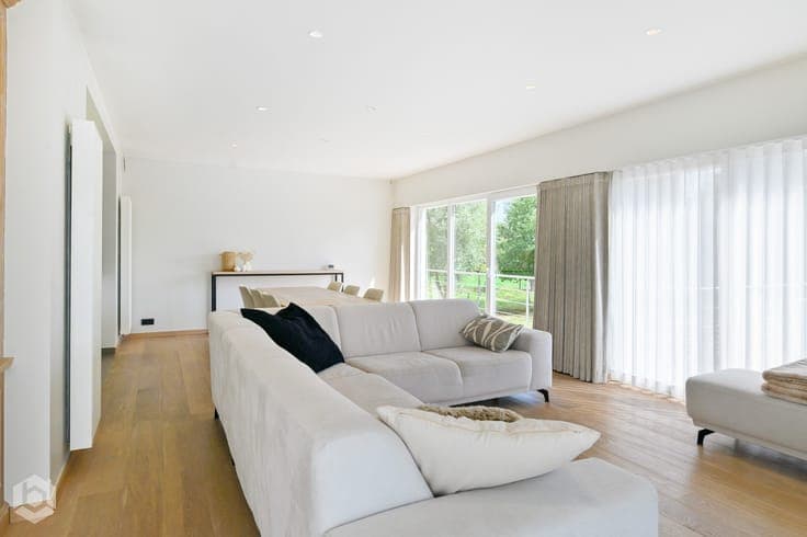 Instapklare woning met 4 slpkrs op perceel 18a22ca te Hei...