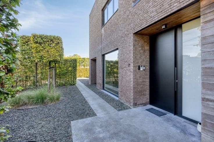 Totaalgerenoveerde villa met EPC A, 5 slaapkamers, zwemba...